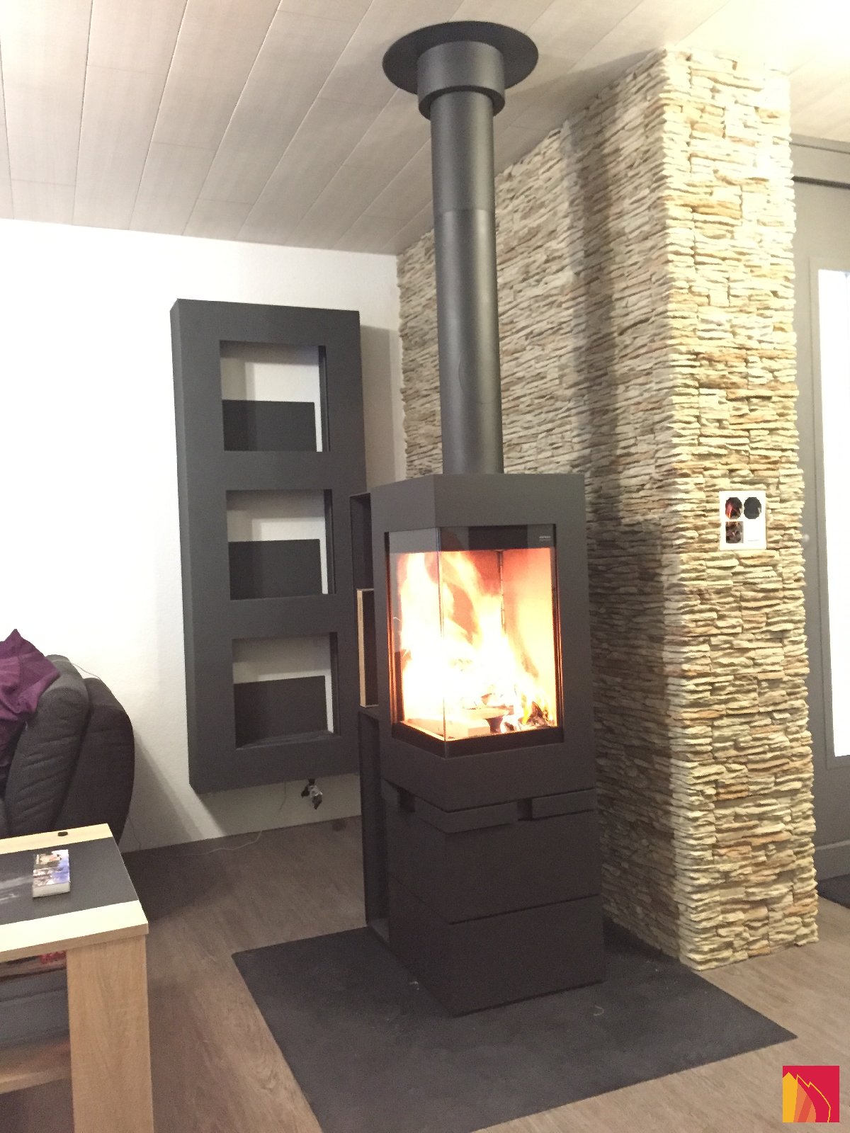Poêle à bois Skantherm Elements 400 angle - Carron-Lugon