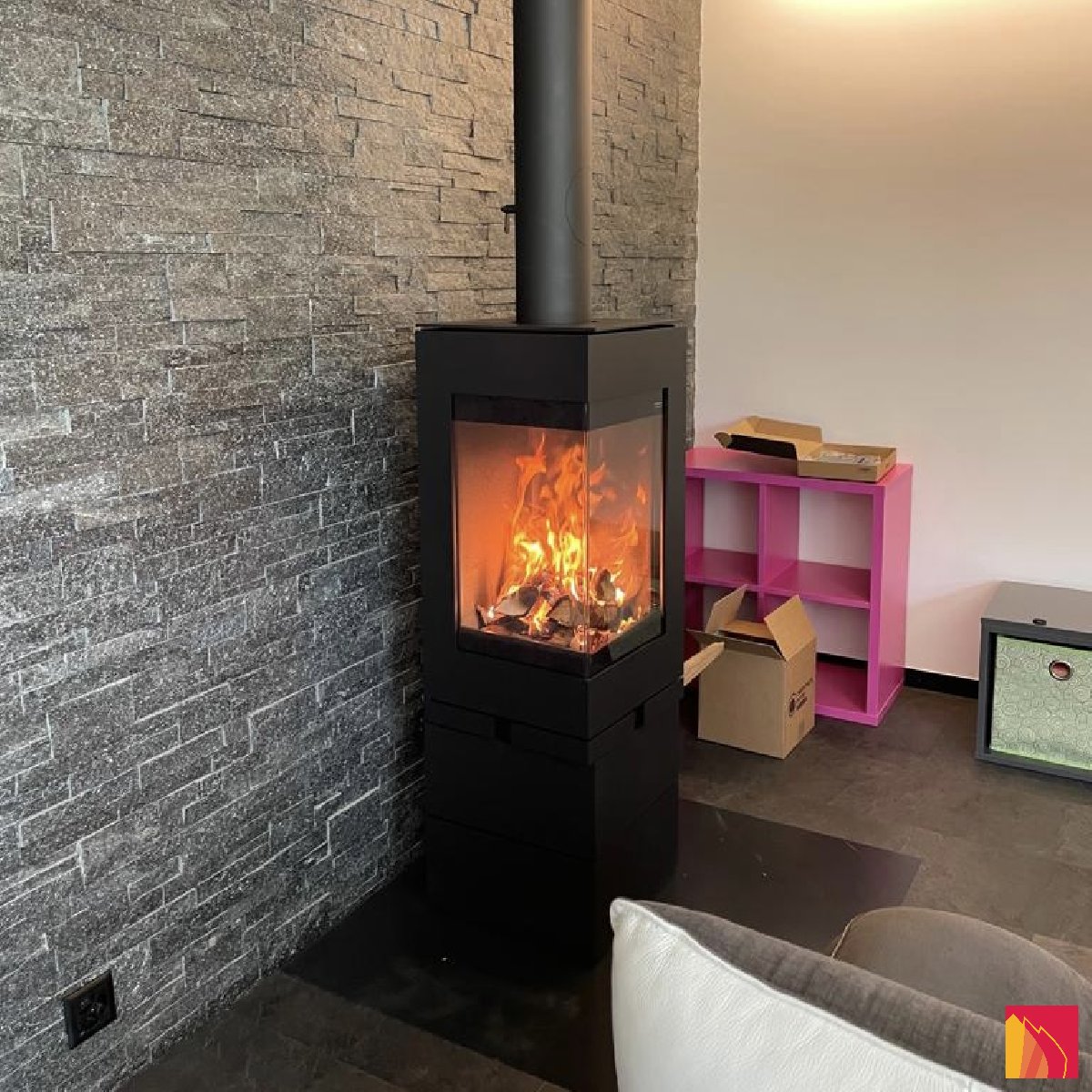 Poêle à bois Skantherm Elements 400 angle - Carron-Lugon